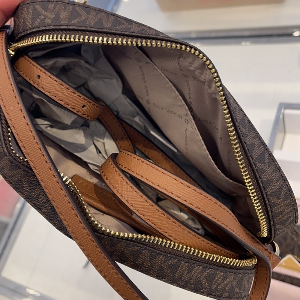 Michael Kors Jet Set Item Large East West Zip Chain MK Signature Crossbody Bag - Picture 13 of 16